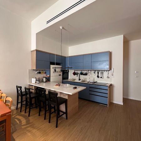 Modern And Spacious Apartment In Downtown Haifa Esterno foto
