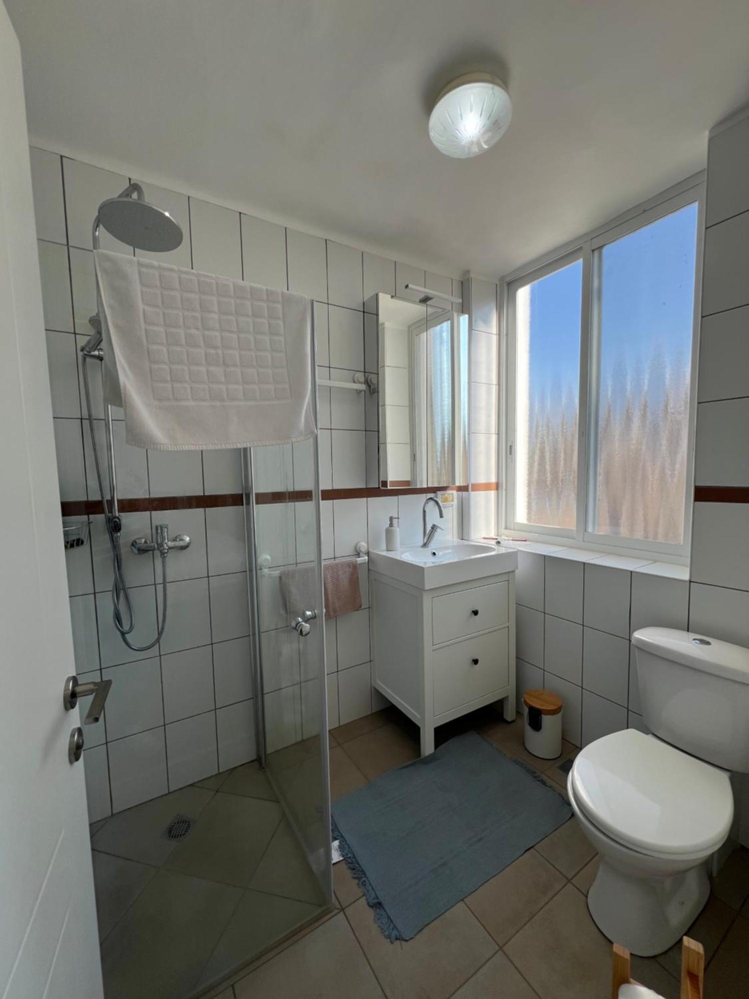 Modern And Spacious Apartment In Downtown Haifa Esterno foto